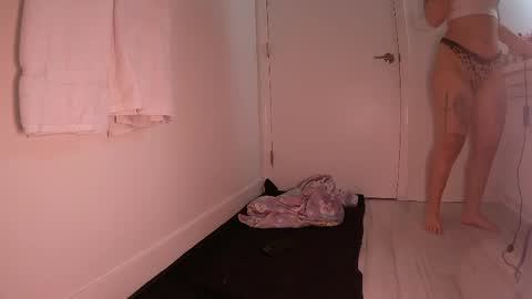 prettylittlenympho online show from March 7, 6:27 pm