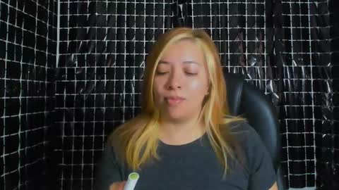 missalmafenix online show from June 2, 12:51 pm
