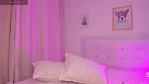 Snapshot of missangeldust chatting on February 5, 12:06 pm missangeldust online show from February 5, 12:06 pm