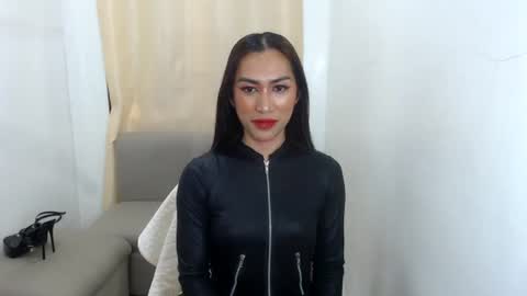 Snapshot of missangelxxx chatting on June 27, 4:06 am missangelxxx online show from June 27, 4:06 am