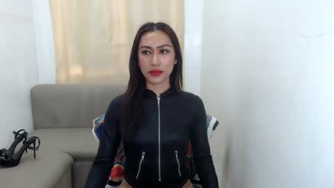 Snapshot of missangelxxx chatting on July 5, 8:43 am missangelxxx online show from July 5, 8:43 am