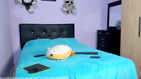 Snapshot of missannydreams chatting on March 26, 11:43 pm anny online show from March 26, 11:43 pm