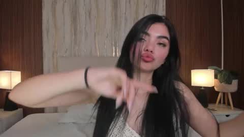 Snapshot of missariadnaa chatting on March 18, 12:25 am Ariadna Ruiz online show from March 18, 12:25 am