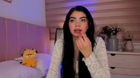 Snapshot of missariadnaa chatting on March 18, 12:30 pm Ariadna Ruiz online show from March 18, 12:30 pm