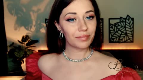 The divine Beverly online show from December 7, 5:20 pm