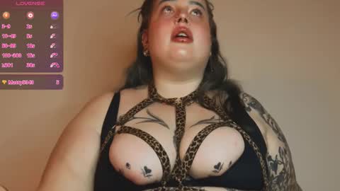 Miss Bika online show from October 31, 6:20 pm