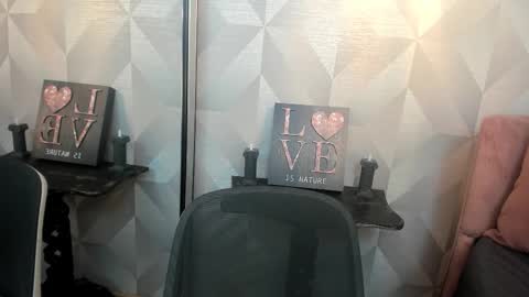 Snapshot of misscarlet_26 chatting on March 20, 2:44 pm Misscarlet 26 online show from March 20, 2:44 pm