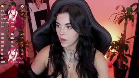 Snapshot of misscharlottte_18 chatting on February 14, 3:03 am Missy Charlottte. Hey remember to give me a thumbs up ty online show from February 14, 3:03 am