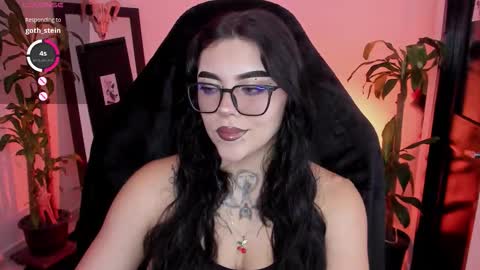 Snapshot of misscharlottte_18 chatting on March 10, 3:22 am Missy Charlottte. Hey remember to give me a thumbs up ty online show from March 10, 3:22 am