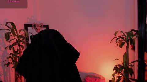 Snapshot of misscharlottte_18 chatting on March 15, 3:23 am Missy Charlottte. Hey remember to give me a thumbs up ty online show from March 15, 3:23 am