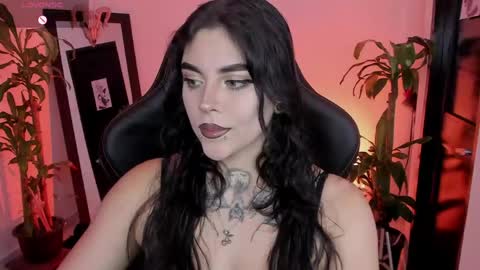 Snapshot of misscharlottte_18 chatting on March 19, 2:48 am Missy Charlottte. Hey remember to give me a thumbs up ty online show from March 19, 2:48 am