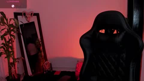 Snapshot of misscharlottte_18 chatting on March 30, 4:57 am Missy Charlottte. Hey remember to give me a thumbs up ty online show from March 30, 4:57 am