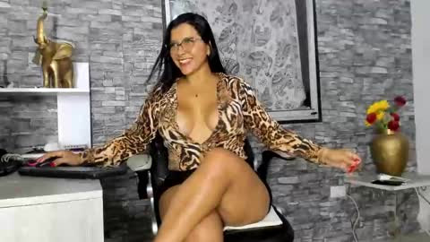 Snapshot of missdeborah20 chatting on March 6, 1:48 am missdeborah20 online show from March 6, 1:48 am