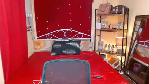 missdominantbigcockx online show from November 14, 10:36 am