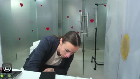 Snapshot of missdominna chatting on June 17, 2:47 am Miss Domina online show from June 17, 2:47 am