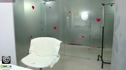 Snapshot of missdominna chatting on June 30, 2:56 am Miss Domina online show from June 30, 2:56 am