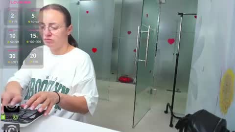 Snapshot of missdominna chatting on July 21, 2:36 am Miss Domina online show from July 21, 2:36 am