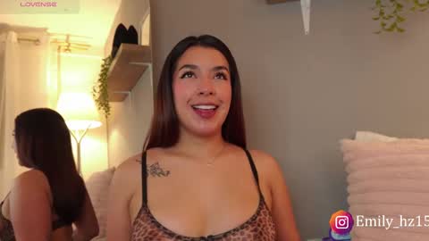 Snapshot of missemily_11 chatting on February 13, 9:38 am Yuliana online show from February 13, 9:38 am