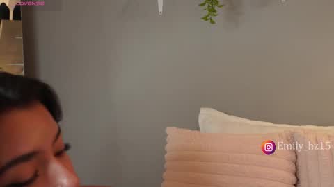 Snapshot of missemily_11 chatting on February 24, 9:51 am Yuliana online show from February 24, 9:51 am