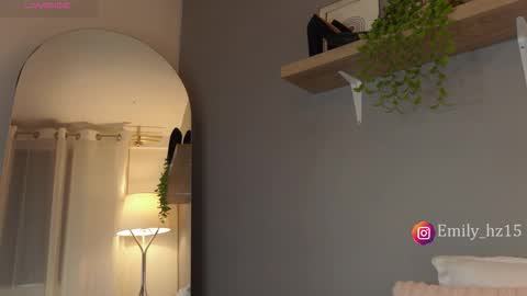 Snapshot of missemily_11 chatting on March 25, 9:59 am Yuliana online show from March 25, 9:59 am