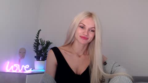 EMMA online show from December 11, 1:37 am