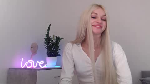 EMMA online show from December 28, 9:08 pm