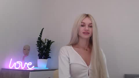 EMMA online show from December 30, 9:19 pm