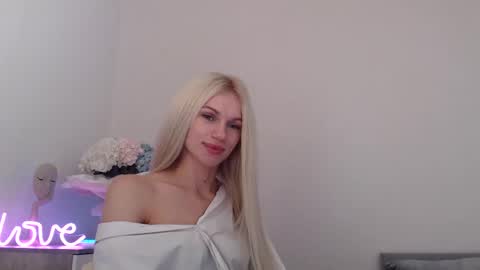 EMMA online show from January 11, 12:44 am