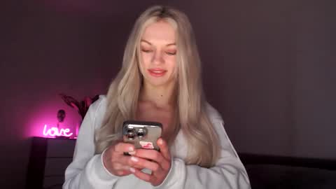 EMMA online show from February 9, 8:13 pm