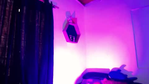 Snapshot of missfer_bigdick chatting on March 16, 6:34 pm Fer online show from March 16, 6:34 pm