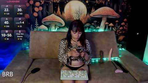 Snapshot of missfungi chatting on October 1, 1:22 am Luna online show from October 1, 1:22 am