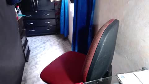 Snapshot of missgomezz_ chatting on October 22, 3:23 pm Maria Gomezz online show from October 22, 3:23 pm