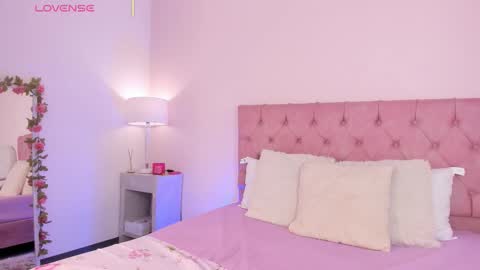 Melany Hiller online show from December 15, 3:00 am