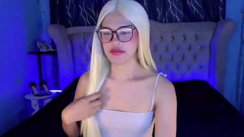 Snapshot of missionary_addiction_cumshot chatting on March 2, 5:08 am im your queen steffie online show from March 2, 5:08 am