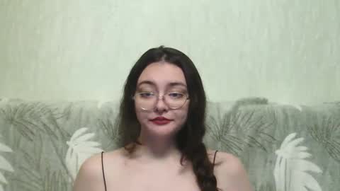 missis mona online show from December 8, 4:04 am