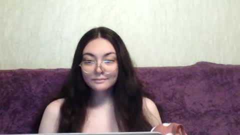 missis mona online show from June 14, 7:32 am
