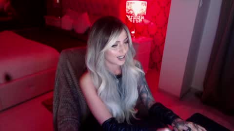 MissJenny7 online show from April 3, 8:51 pm