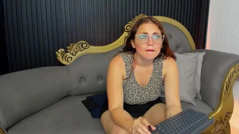 Snapshot of misskathyfox chatting on September 18, 8:22 pm misskathyfox online show from September 18, 8:22 pm