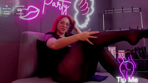 Snapshot of misskathyfox chatting on October 10, 9:03 pm misskathyfox online show from October 10, 9:03 pm