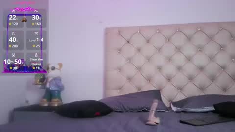 misskatiia online show from January 8, 12:26 pm
