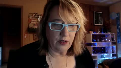 MissKittyFox online show from December 2, 5:37 pm