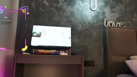 misskristel online show from September 24, 5:44 am