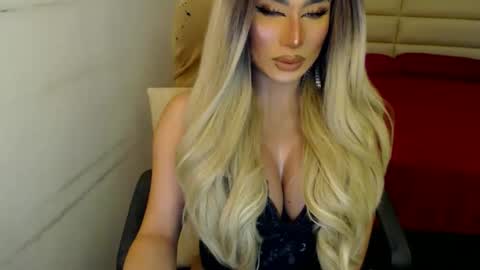 Kylie and barbie  online show from October 12, 5:34 pm