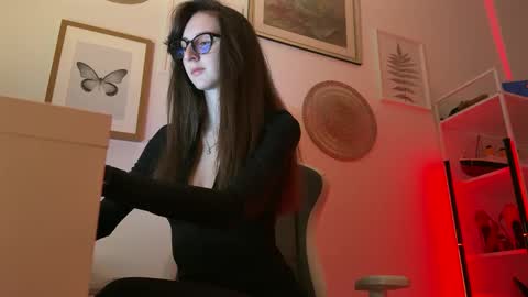 misslalii online show from March 10, 5:18 pm