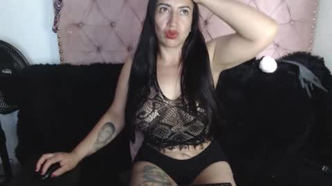luccy online show from April 22, 8:21 pm