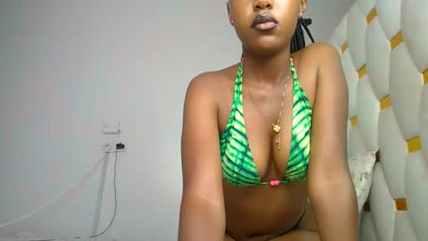 Snapshot of misslunah1 chatting on March 14, 1:16 pm lunah online show from March 14, 1:16 pm