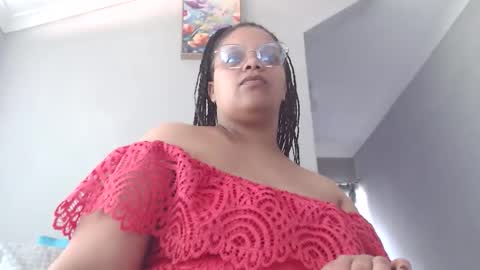 Snapshot of misslustxxx chatting on April 28, 7:35 am misslustxxx online show from April 28, 7:35 am