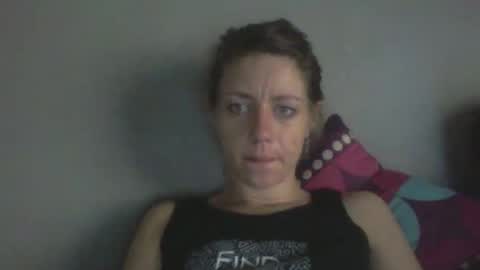 Snapshot of missmeandre chatting on December 19, 3:52 pm 4bdn couple online show from December 19, 3:52 pm