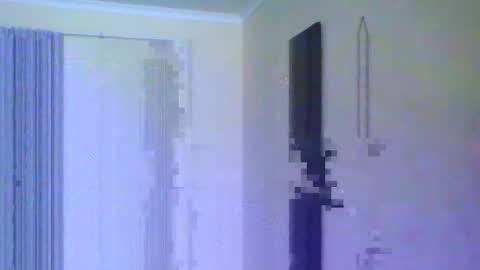 Snapshot of missmeandre chatting on March 6, 11:47 am 4bdn couple online show from March 6, 11:47 am