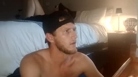 Snapshot of missmeandre chatting on March 28, 7:24 pm 4bdn couple online show from March 28, 7:24 pm